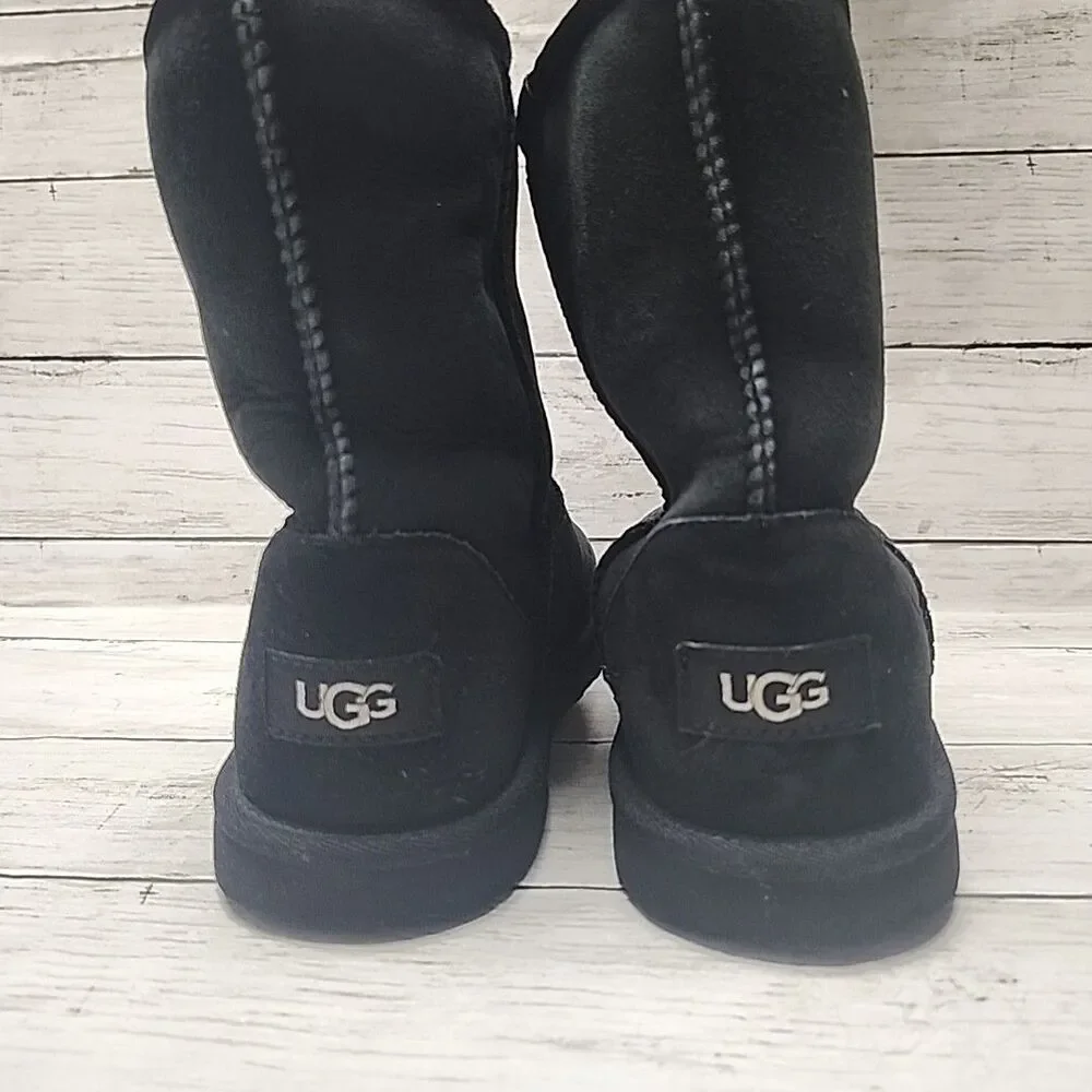UGG Boots Classic Short II Black Suede Fur Boots Women Size 6